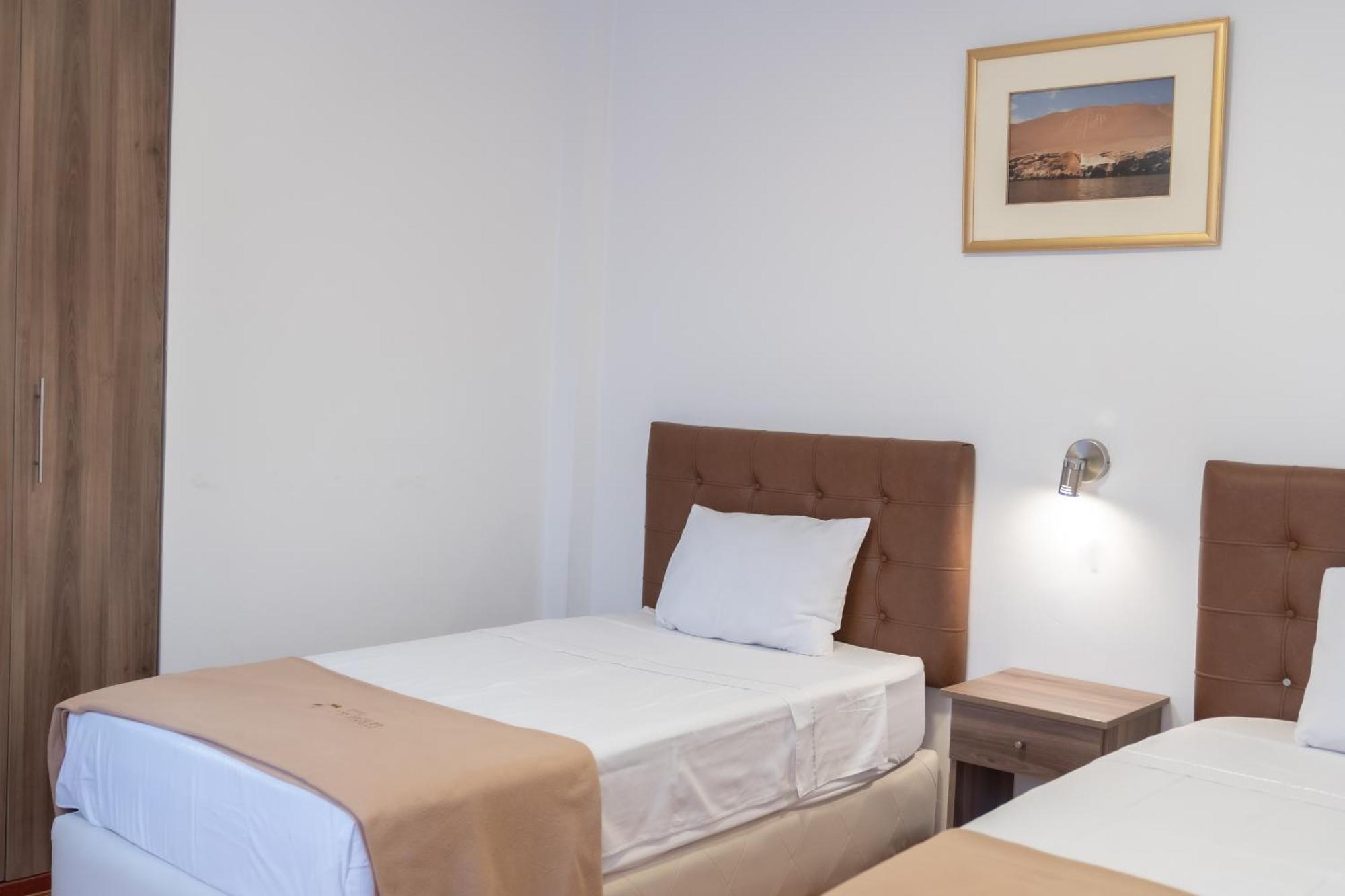 Hostal Los Frayles Paracas Buitenkant foto