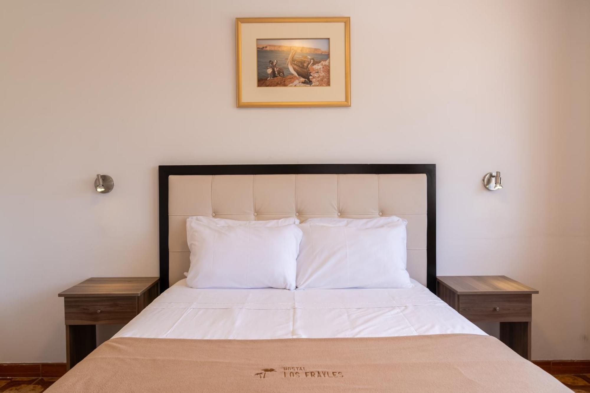 Hostal Los Frayles Paracas Buitenkant foto