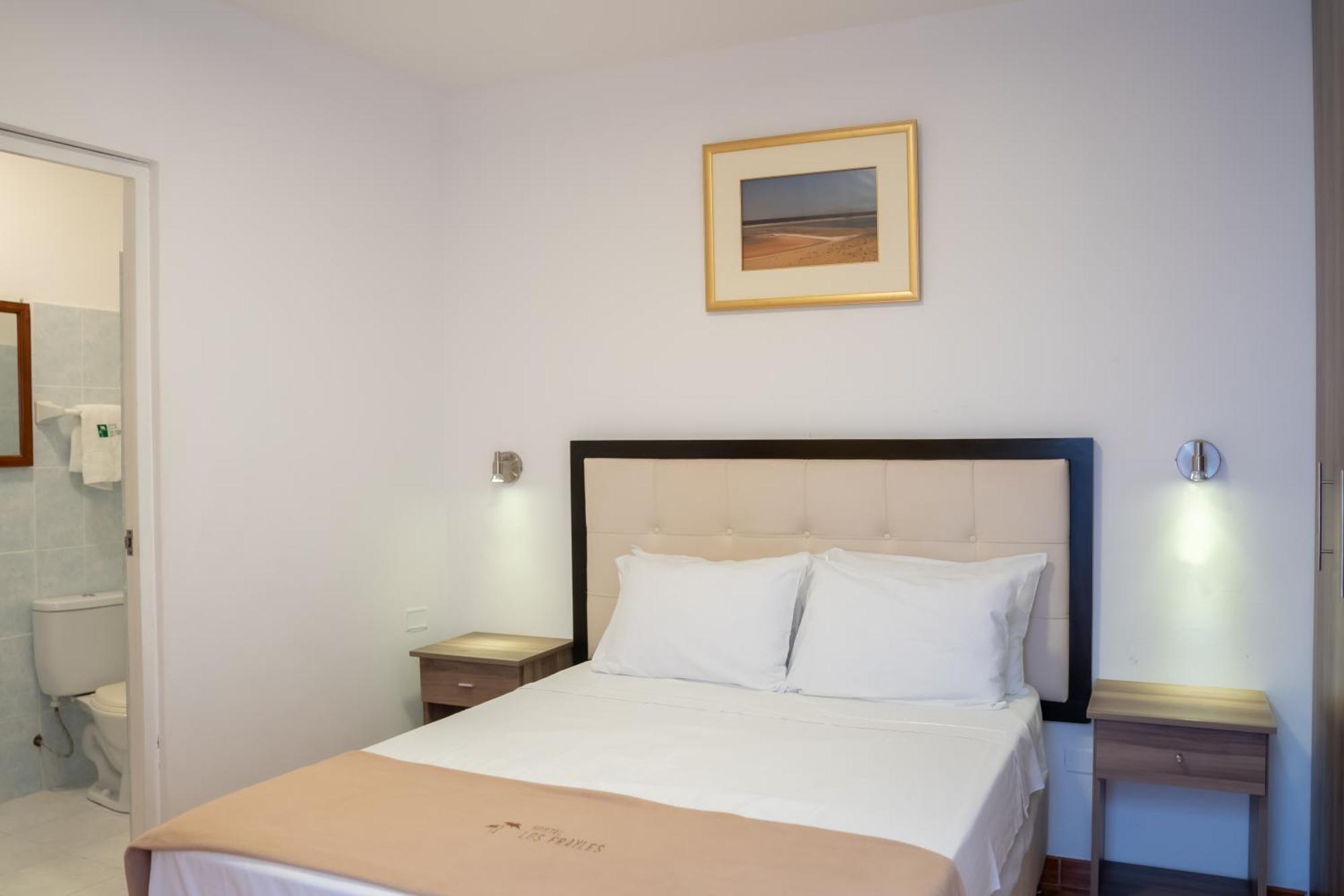 Hostal Los Frayles Paracas Buitenkant foto