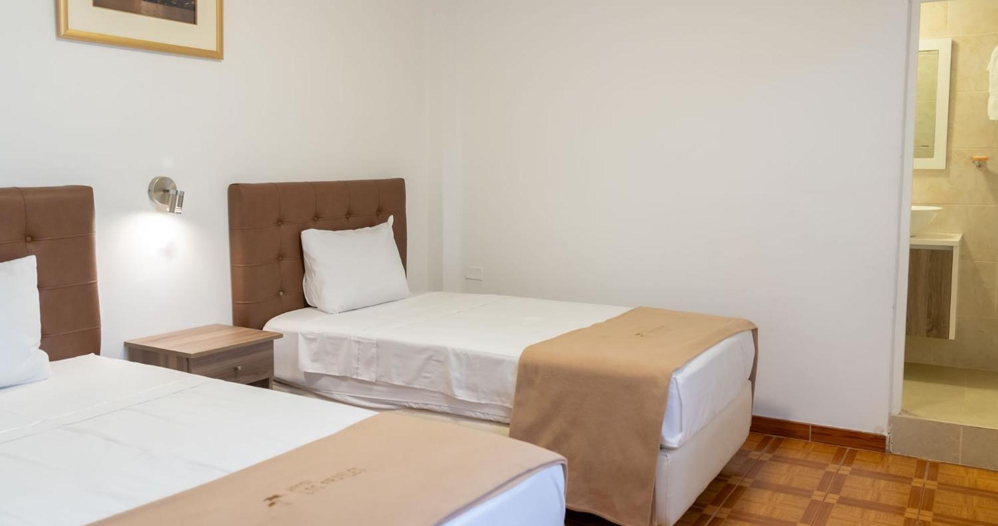 Hostal Los Frayles Paracas Buitenkant foto